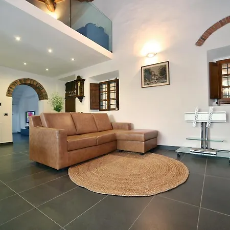 Villa Poggio Secco *